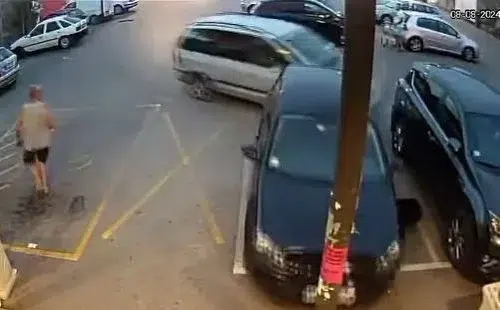 Za Dlaku Izbjegnuta Tragedija Pogledajte Sta Je Ucinio Pijani Vozac.webp