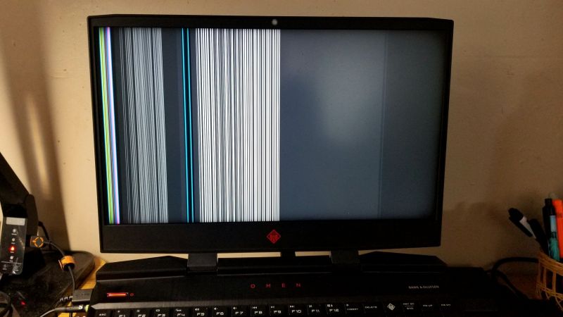 vertikalne linije na ekranu