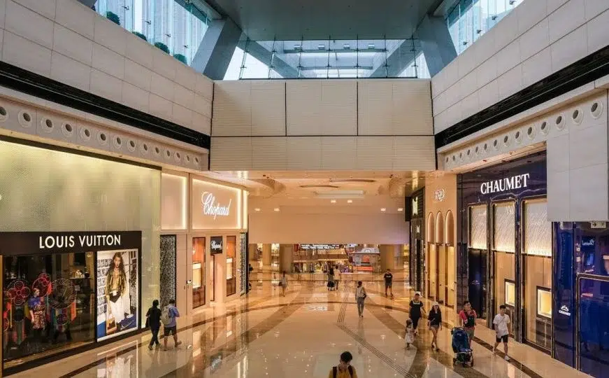 Luksuzni stil na pristupačnom budžetu: Oprostite, Louis Vuitton i Prada, ova roba je sada u trendu