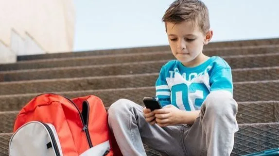 Ovo su znaci da je dijete žrtva nasilja na internetu: Posebno obratite pažnju na jedan detalj