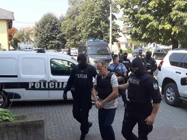 Trostrukom Ubici Iz Sanskog Mosta Odreden Jednomjesecni Pritvor Sustina Ostaje