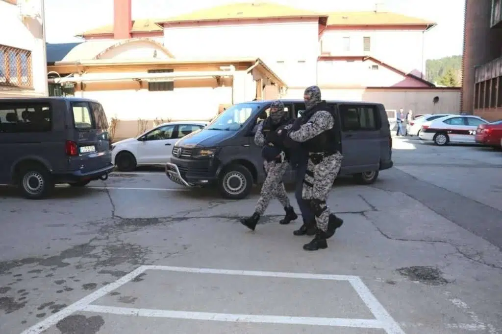 Osam osoba privedeno u Bosanskoj Krupi i Bihaću zbog terorističkog napada na policijsku postaju