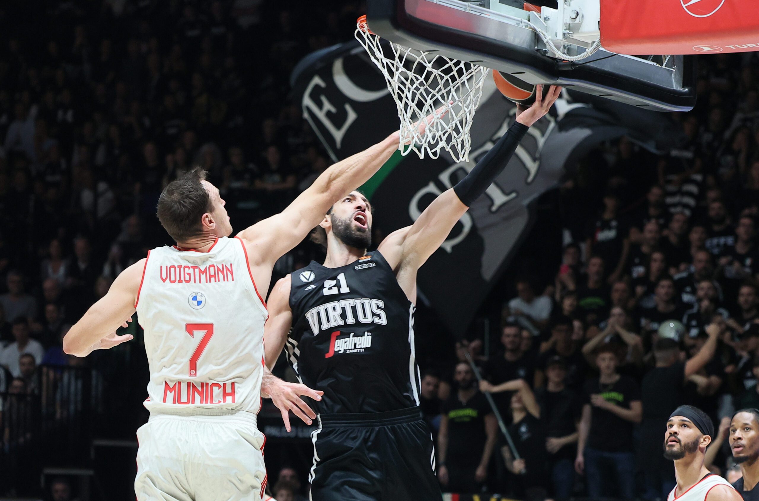 Baskonija demolirala Armani, Napier donio pobjedu Bayernu u Bologni (VIDEO)