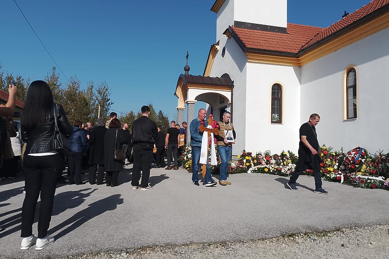 Policajac Ozren Maran, ubijen u terorističkom napadu, sahranjen u Bosanskom Novom