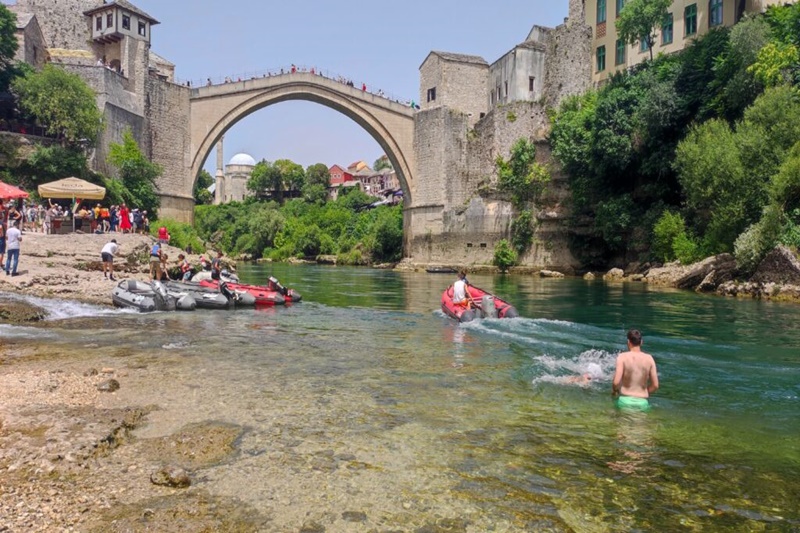Sa preko milion posjetilaca, turizam u Mostaru doživljava značajan porast.