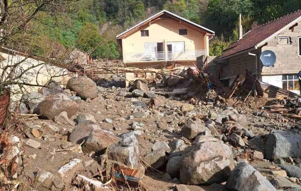 Zavod za javno zdravstvo FBiH izdao bitna uputstva za stanovnike područja pogođenih poplavama