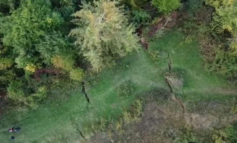 Iznad lokaliteta ‘Curine njive-igralište’ i dalje prisutne duboke pukotine i dolazi do oticanja vode