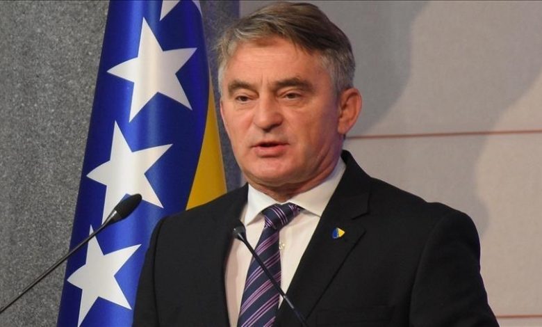 Komšić: Nosimo zastavu slobode, lomiće nas i neprijatelji i lažni prijatelji, ali uzalud