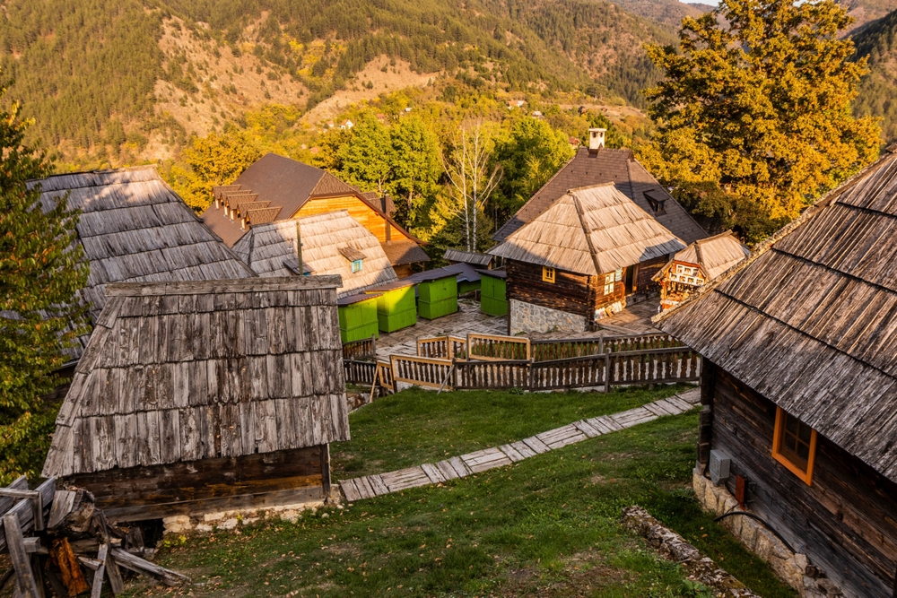 Tri sata od Beograda čeka vas čarobna planinska oaza: Prošećite ulicom Novaka Đokovića i uživajte u bajkovitim prizorima