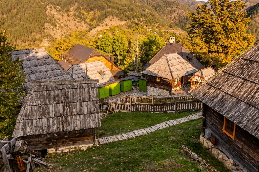 Tri sata od Beograda čeka vas čarobna planinska oaza: Prošećite ulicom Novaka Đokovića i uživajte u bajkovitim prizorima