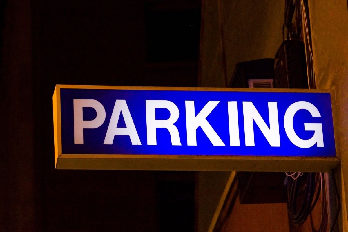 Treba li vozači s većim autima da plaćaju skuplje parking?
