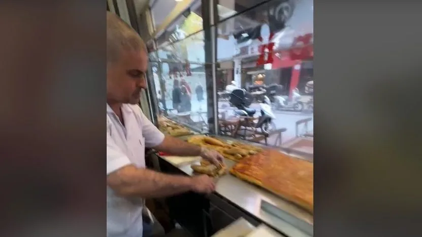 “Ovaj video je na tankom ledu, bit će još rata ako ga ne izbrišete”: Čovjek odlučio dokazati Bosancima da postoji burek sa sirom i pokrenuo lavinu