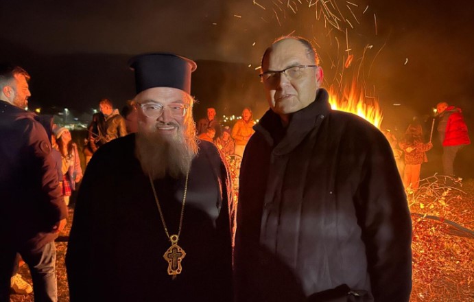 Schmidt Poslao Bozicnu Cestitku U Dusi Mir U Srcu Radost