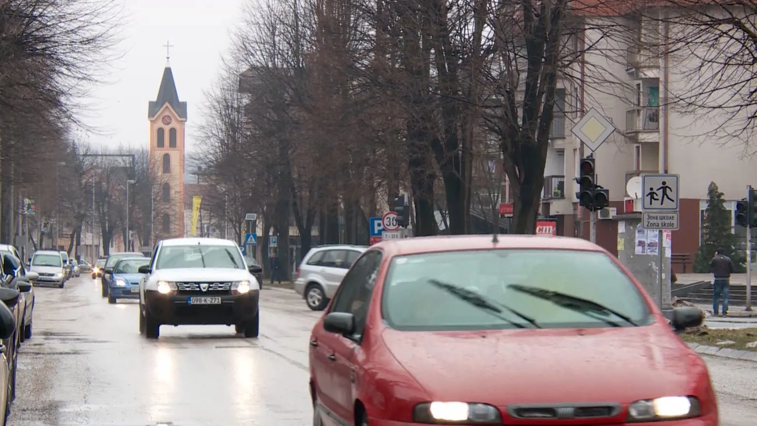 Teslićanin pucao na policiju kroz zatvorena vrata i pobjegao kroz prozor, uhapšen nakon potjere