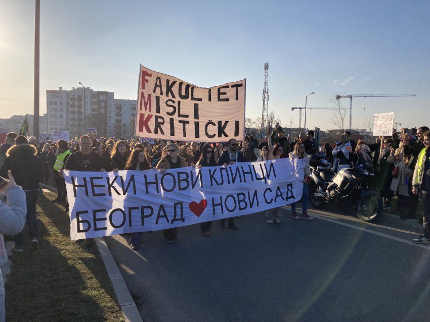 “Oprostite, to smo morali odbiti”: Studenti koji su marširali na NS zahvalili su se Sreme i Lalamu (fotografija)
