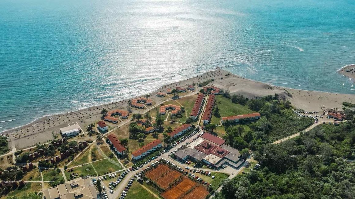 Ako tražite ljepotice prirode, aktivni odmor, ali i uživate u pijesku, našli smo idealno odredište za ljeto