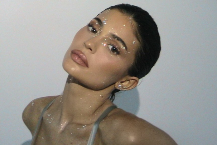 Kylie Jenner Lansira Cosmic 20 Novi Miris Koji Donosi Svjezinu