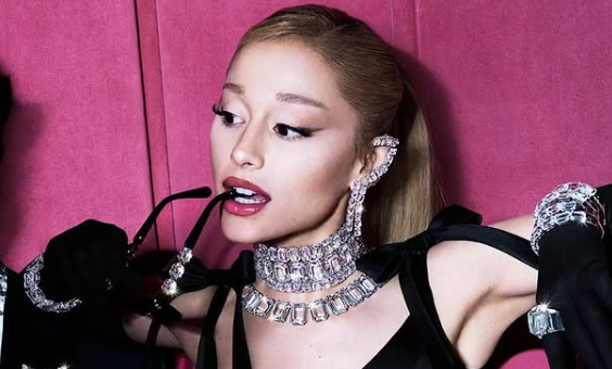 Predstavljena Kolekcija Nakita Ariana Grande Spaja Muziku I Modu