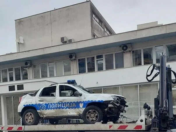 Pucao na policiju u Nevesinju, ukrao im službeno vozilo pa sletio s ceste u Mostaru