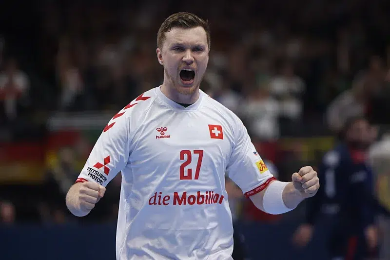 Rukometaš Švicarske sa 29 godina prekinuo karijeru i otišao raditi u banci