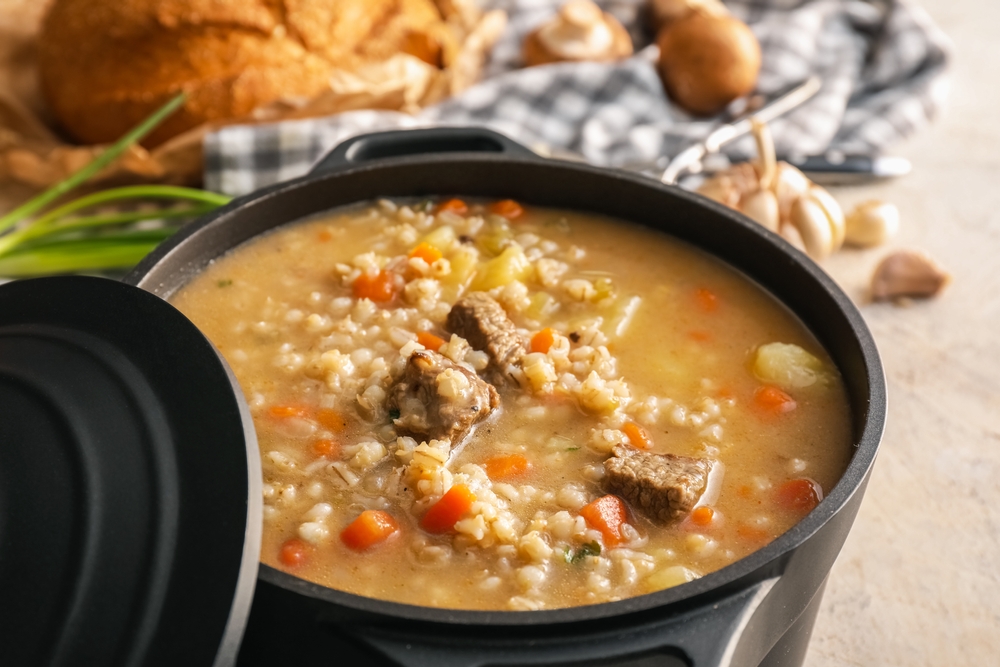 Stari recept jugoslavenske bake: tradicionalna juha koja zimsku depresiju tretira mirisom i ukusom