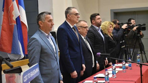 Sds Usvojio Deklaraciju Pokrece Se Formiranje Vlade U Sjeni