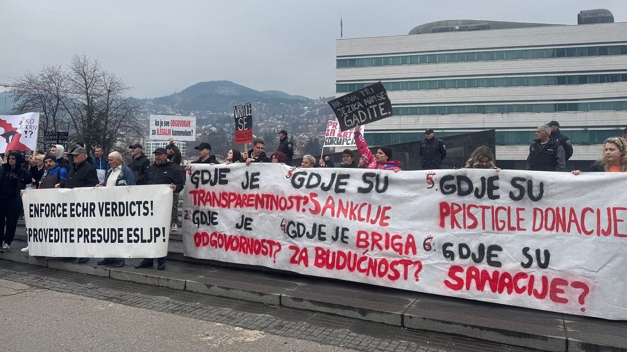 Studenti zakazali proteste ispred Vlade FBiH: Niko nije odgovarao za smrt 29 osoba