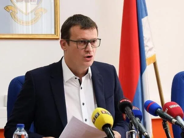 Božović za Delo: Dodik je ogroman teret Beogradu