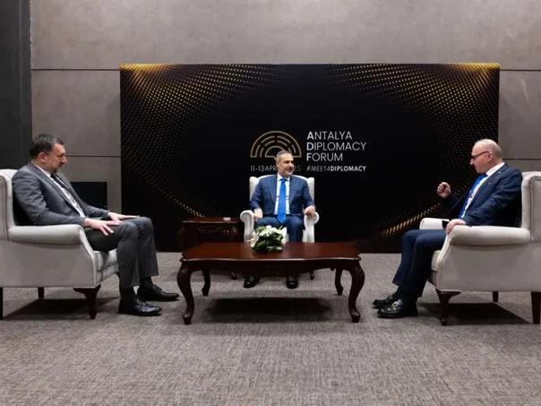 Ministri vanjskih poslova BiH, Turske i Hrvatske na sastanku na marginama ADF-a