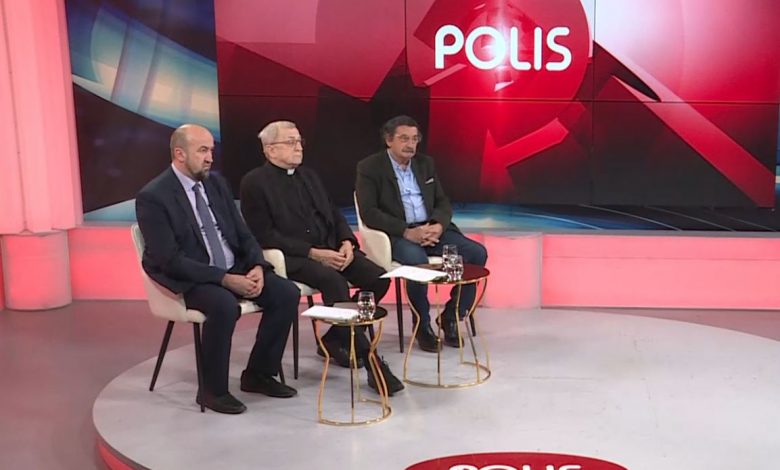 POLIS/Topić: Papa Franjo nije htio crvene cipele, ni zlatni križ, nego željezni – sve što je radio bilo je skromno