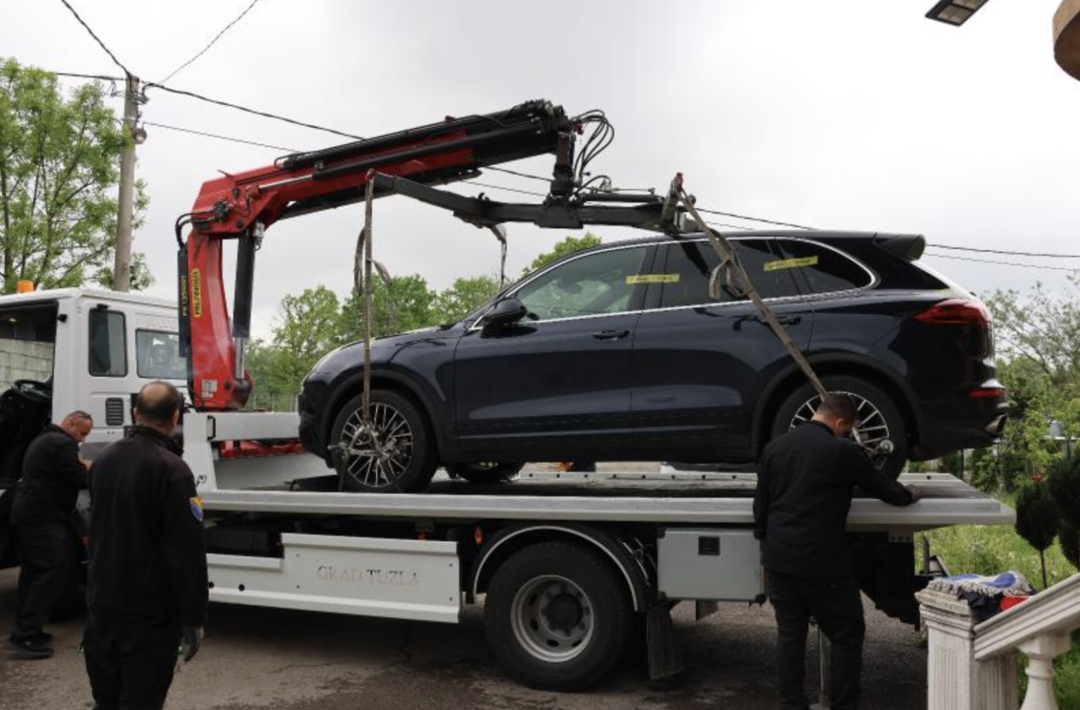 U Sarajevu uhapšen opasni nadriljekar: Od novca koji je uzeo kupio Porschea