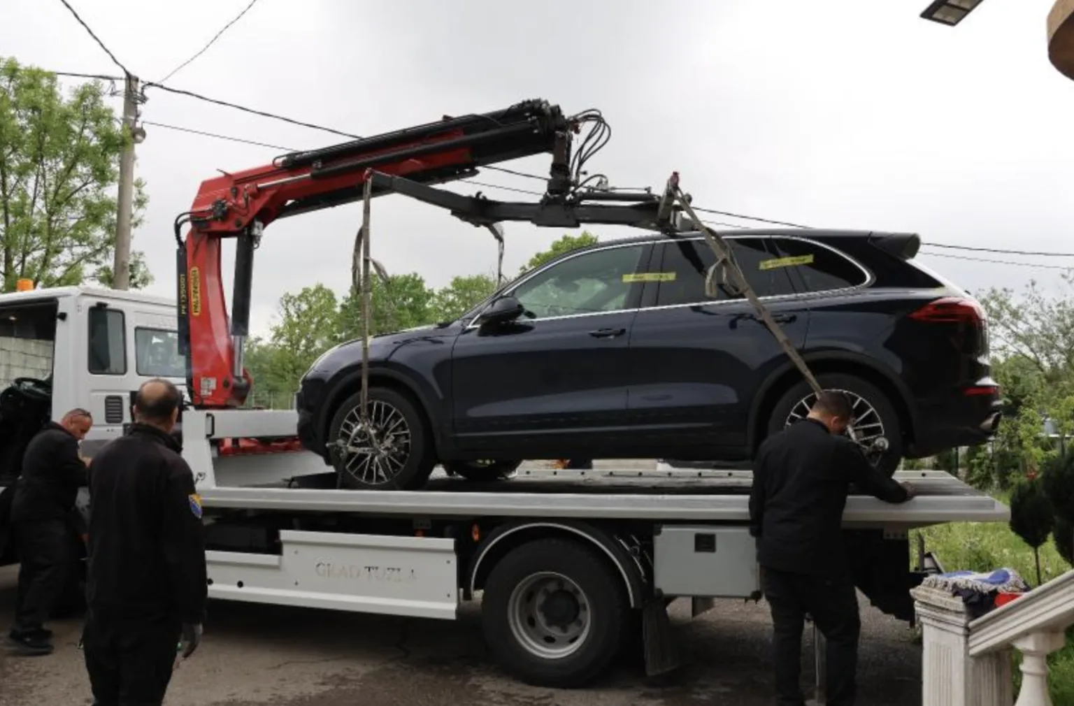 U Sarajevu uhapšen opasni nadriljekar: Od novca koji je uzeo kupio Porschea