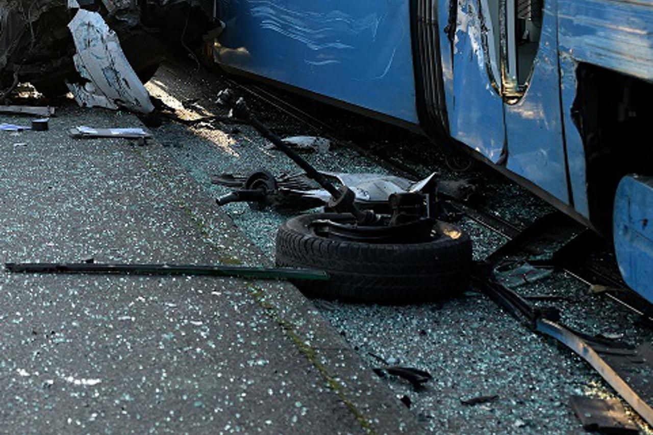 Pijan prošao kroz crveno i sudario se s tramvajem: Teška nesreća u Zagrebu