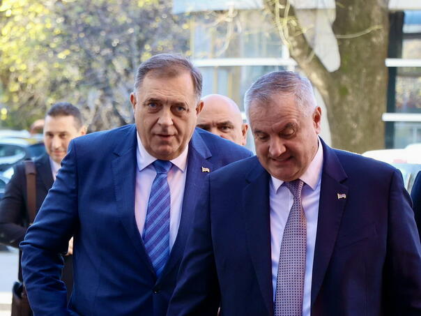 Bn Vlast Rs Izvlaci Novac Preko Sumnjivih Investitora