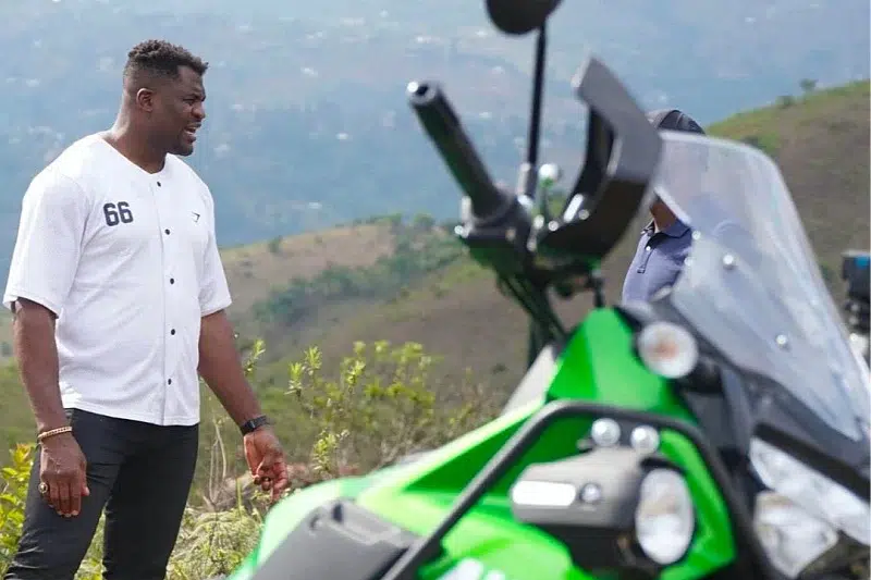 UFC prvak Francis Ngannou motociklom pregazio tinejdžerku: “Slomljeno mi je srce”