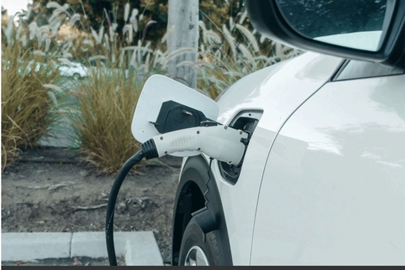 Toyota izračunala: Jedan električni automobil zagađuje kao tri hibridna