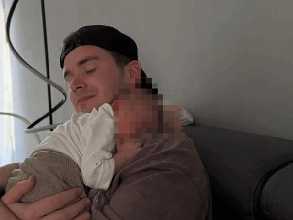 Pogledajte što Anid Cuuseic pjeva svoju novorođenu kćer