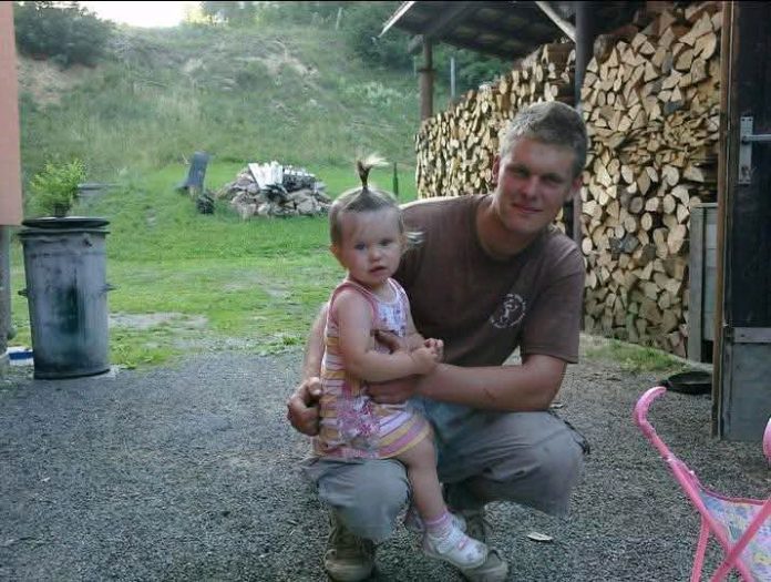 Za Nju Sam Bio Brat Roditelj Rame I Utociste –