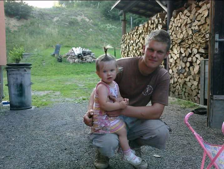 “Za nju sam bio brat, roditelj, rame i utočište – sada je ona moj ponos”