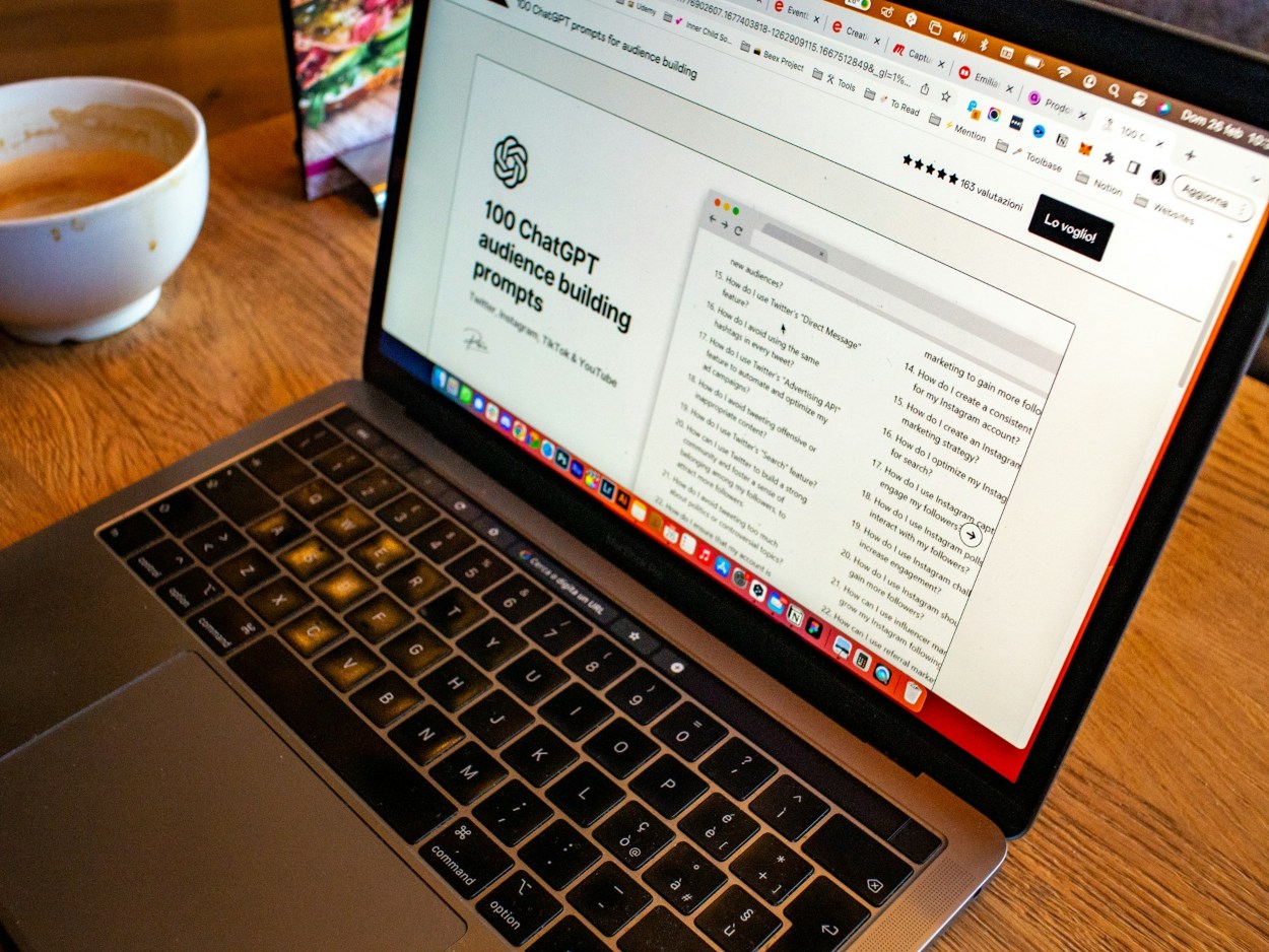 9 ChatGPT komandi koje olakšavaju život: Produktivnost, ideje i motivacija na klik