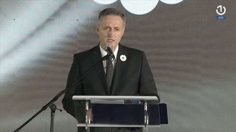 DENIS BEĆIROVIĆ PORUČIO IZ SREBRENICE: “Zločin genocida može zaustaviti samo jaka država”