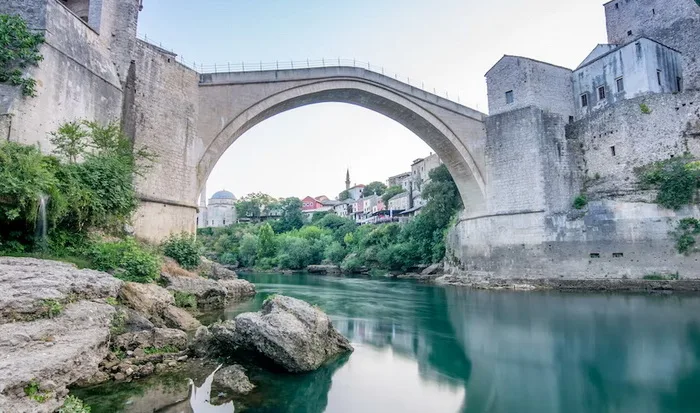 Mostar između simbolike i stvarnosti: Stari most kao podsjetnik na propuštene prilike