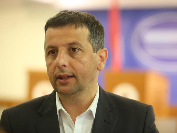 Snsd Srusio Sjednicu O Javnim Preduzecima Vukanovic Prpa