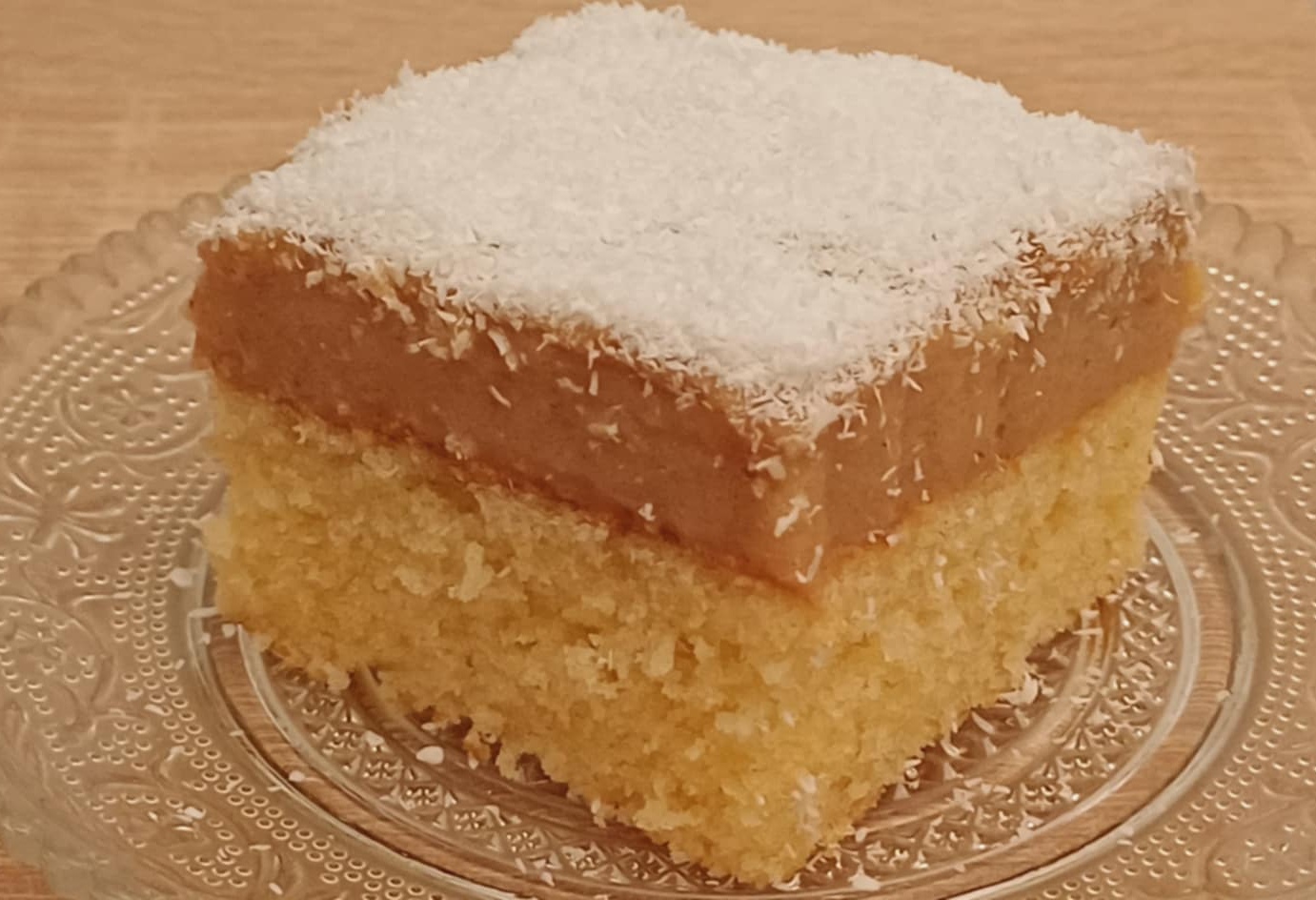 Torta humora koji briše sve ostale recepte – nestao je za 5 minuta!