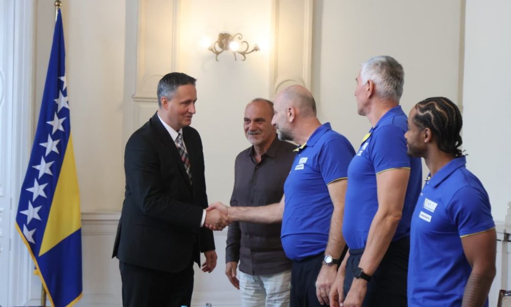 Član Predsjedništva BiH Denis Bećirović organizirao svečani prijem za Zmajeve