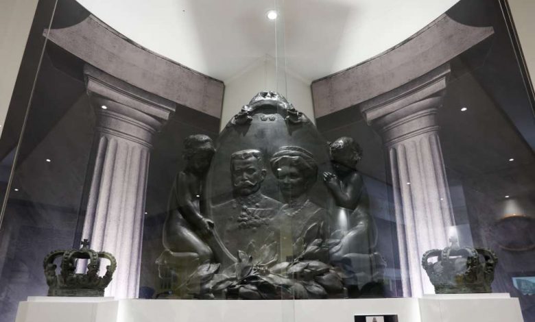 Dijelovi Spomenika Franzu i Sofiji vraćeni u Muzej, prvi put izloženi nakon uklanjanja 1918. godine