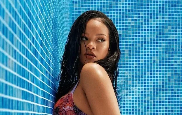Rihanna i u trećoj trudnoći pomjera modne granice
