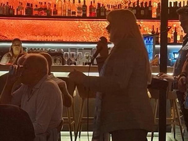Zelljko Obradovic Pije Viski Hanka Paldum Mu Pjeva Na Uhu