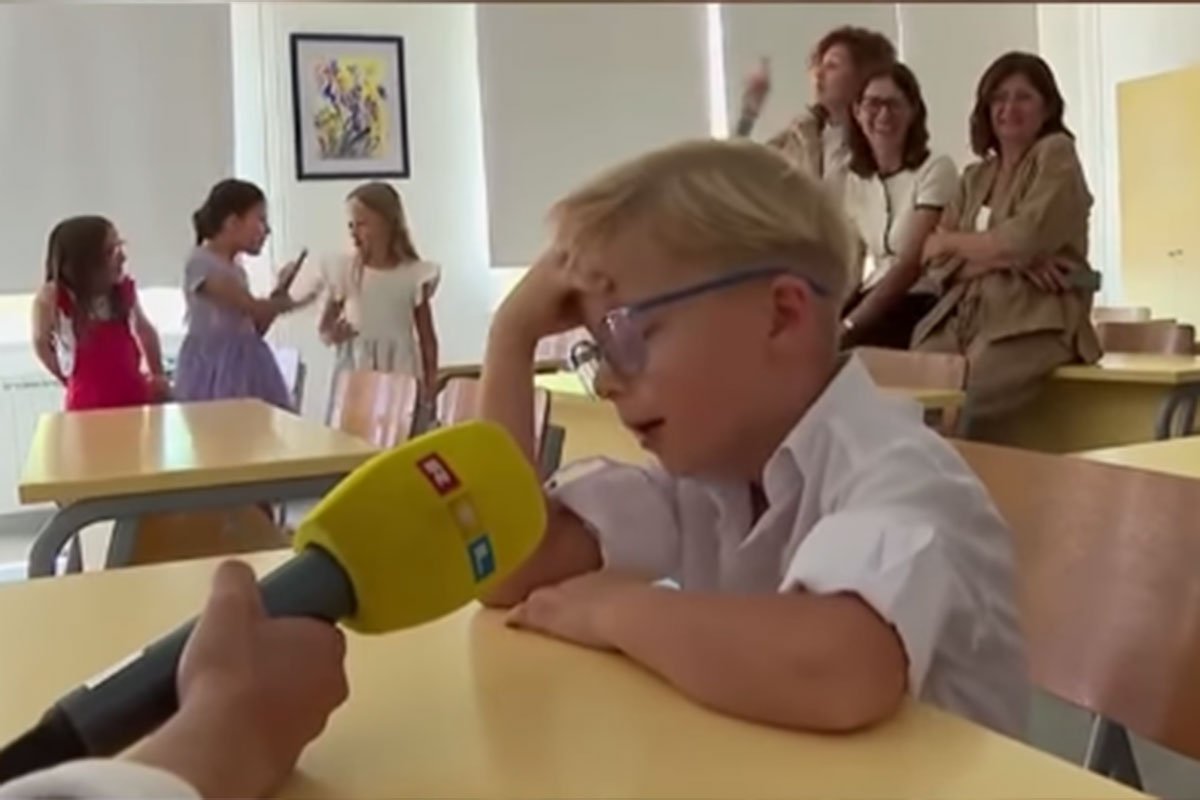 Slatki školski proizvođač nasmijao se regiju: “Idem kući” (video)