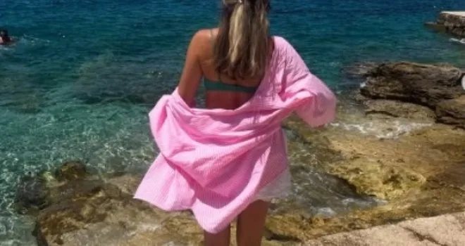 Turist razbija haljinu napuštajući Jadrana, što je konobar učinio oduševio: ‘Nikad neću sniziti standarde’
